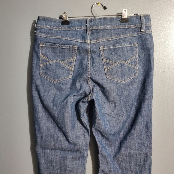 NWT Riders by Lee Womens Jeans Mid Rise Straight Leg Dark Wash Size 18 - Picture 4 of 6